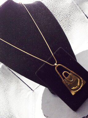 BAER SF MODERNIST HAMMERED SHADES OF BRASS SQUARE & OVAL 20" L. NECKLACE 36